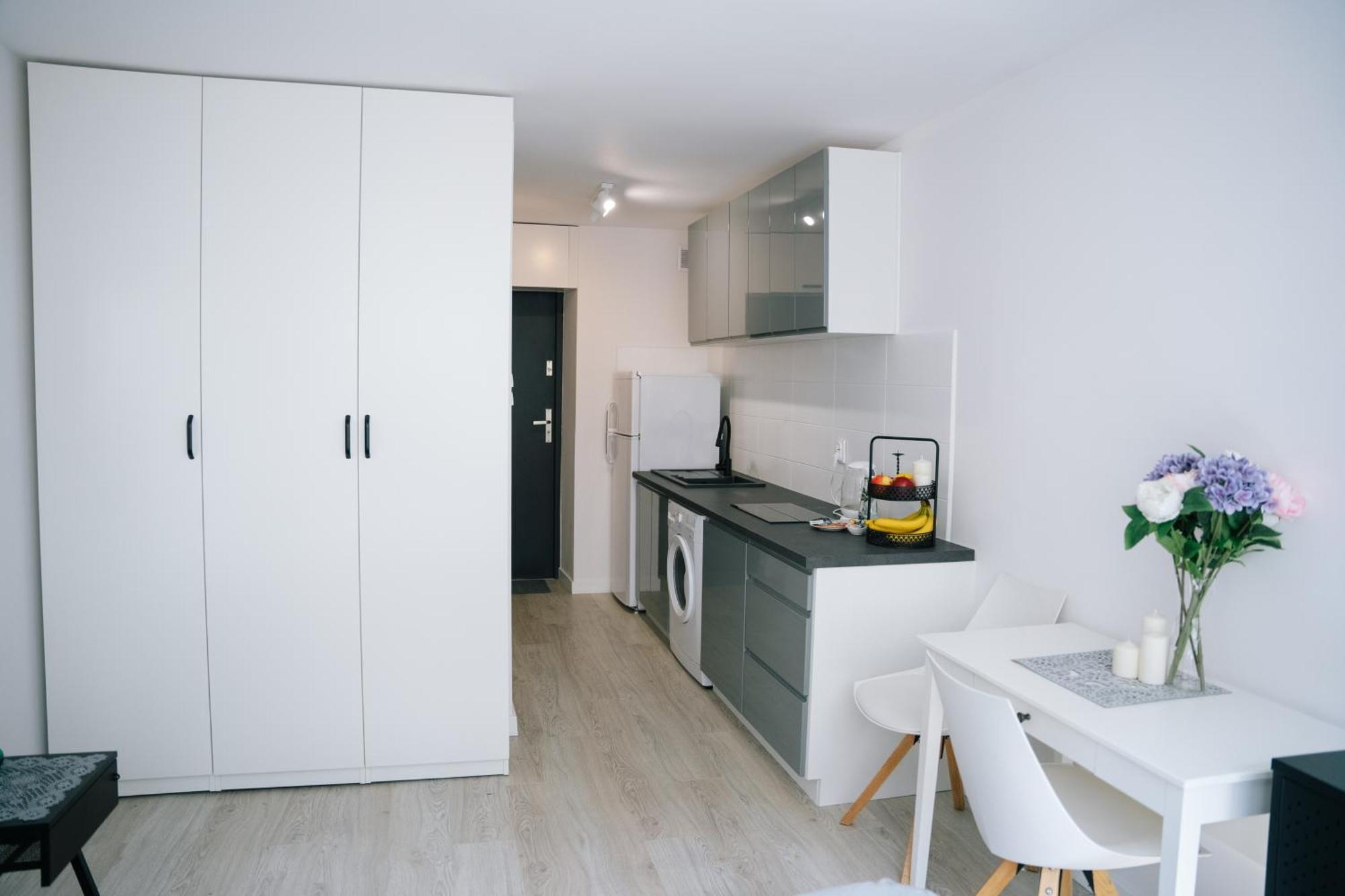 Appartamento Downtown - Location, Metro Nearby - By Rentujemy Varsavia