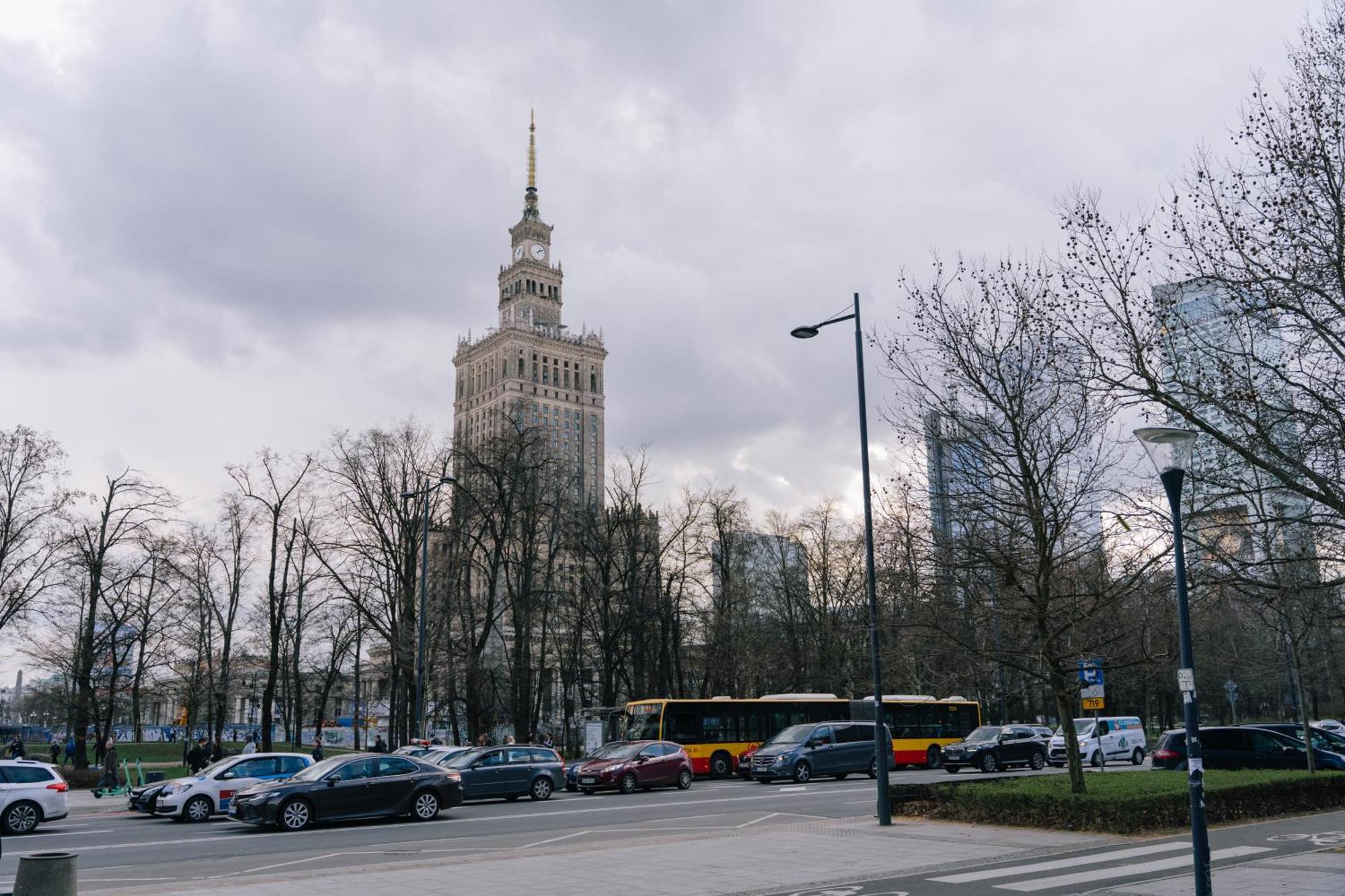 Downtown - Location, Metro Nearby - By Rentujemy Appartamento